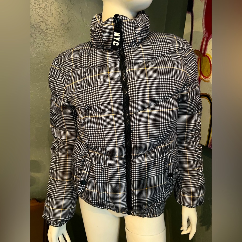 PLAID PUFFER JACKET NYC EUC SZ S